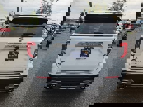 Certified 2022 Ford Explorer Platinum w/ Equipment Group 601A image 4
