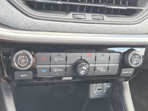 New 2025 Jeep Compass Latitude image 23