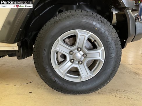 Certified 2023 Jeep Wrangler Sport S image 9