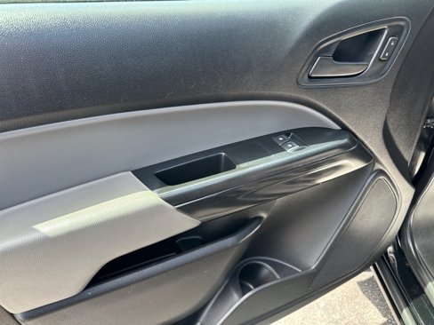 Used 2018 Chevrolet Colorado W/T image 10