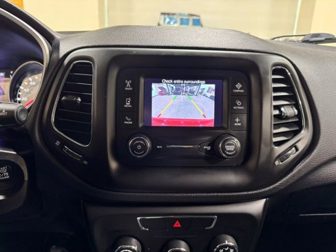 Used 2018 Jeep Compass Latitude w/ Cold Weather Group image 46