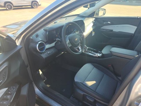 New 2025 Chevrolet Trax LT image 11