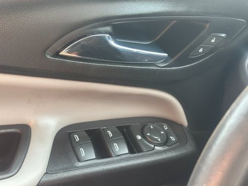 Used 2021 Chevrolet Equinox LT image 29