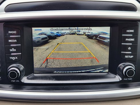 Used 2019 Kia Sorento LX image 13