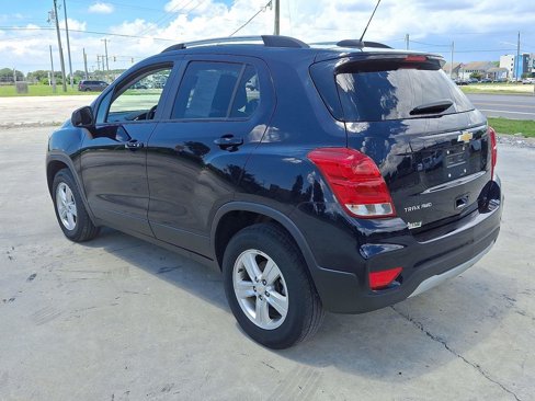 Used 2022 Chevrolet Trax LT w/ Driver Confidence Package image 9
