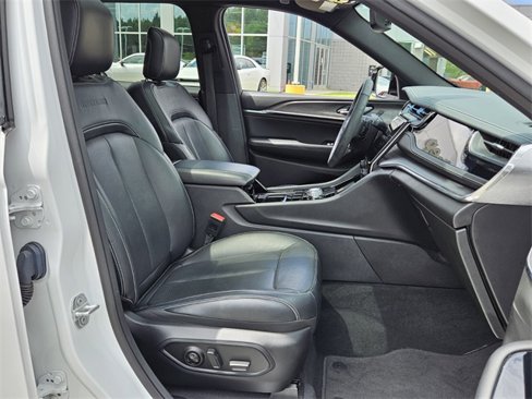 Used 2023 Jeep Grand Cherokee Overland image 18
