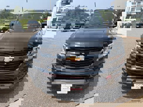 Used 2019 Chevrolet Colorado W/T w/ Custom Special Edition image 8