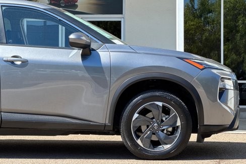 Used 2024 Nissan Rogue SV image 34