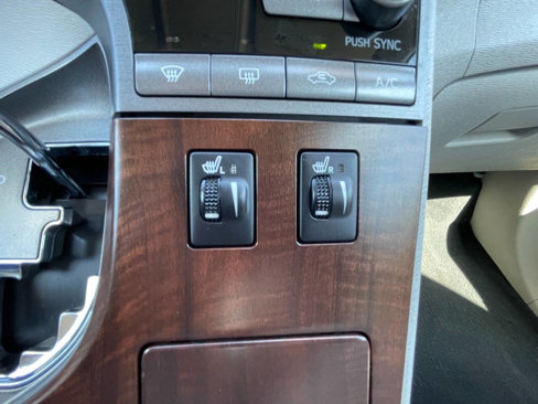 Used 2009 Toyota Venza AWD image 14