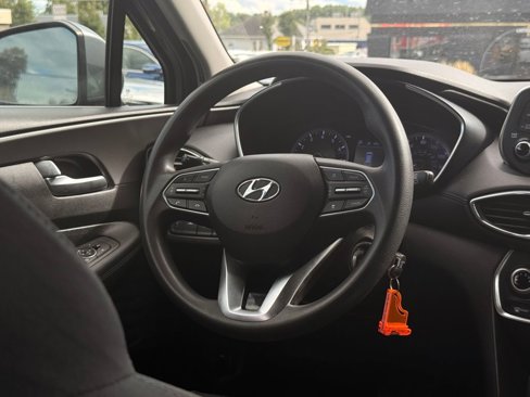 Used 2020 Hyundai Santa Fe SE image 20