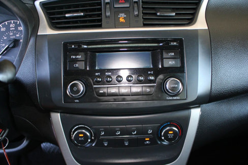 Used 2015 Nissan Sentra S image 17