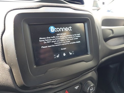Used 2020 Jeep Renegade Limited image 4