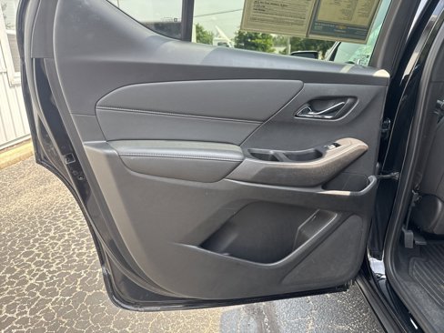 Used 2022 Chevrolet Traverse LT image 16
