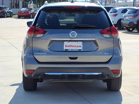 Used 2018 Nissan Rogue SV image 8