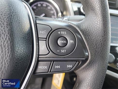 Used 2020 Toyota Camry LE image 7