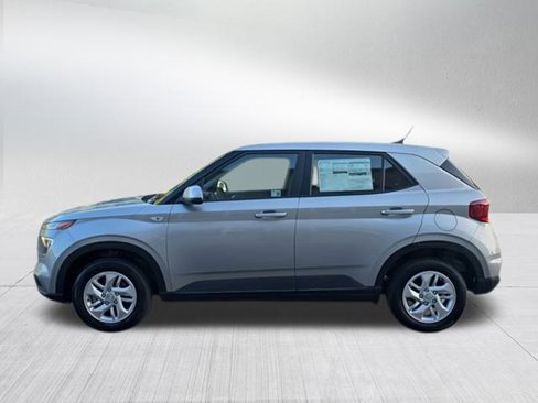 New 2025 Hyundai Venue SE image 8