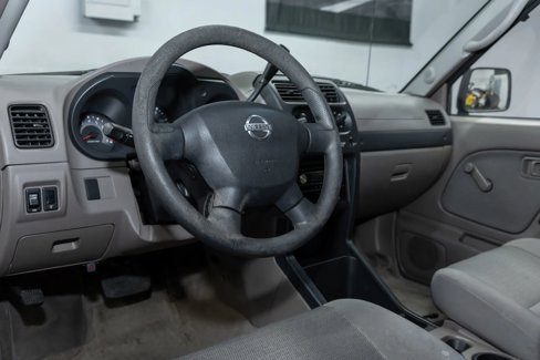 Used 2002 Nissan Frontier XE image 13