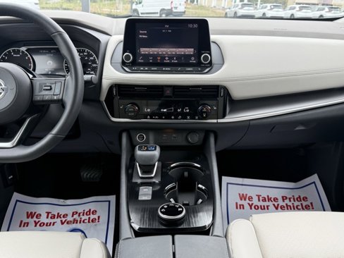Certified 2021 Nissan Rogue SV w/ Premium Package image 28