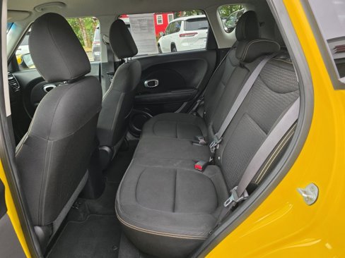 Used 2015 Kia Soul + image 9