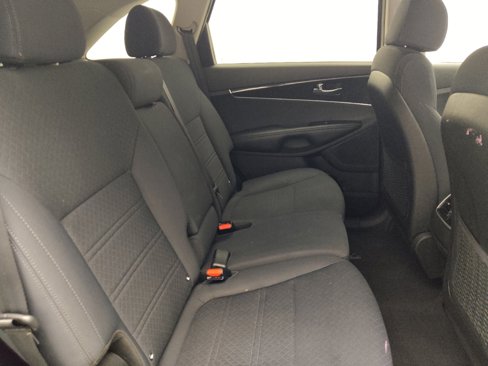 Used 2018 Kia Sorento LX image 19