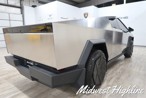 Used 2025 Tesla Cybertruck AWD Crew Cab image 21