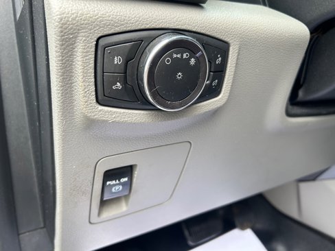 Used 2019 Ford F150 XLT image 28