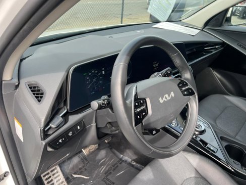 Used 2023 Kia Niro Wave image 12