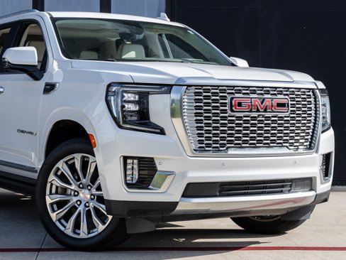 Used 2022 GMC Yukon Denali w/ Denali Premium Package image 5