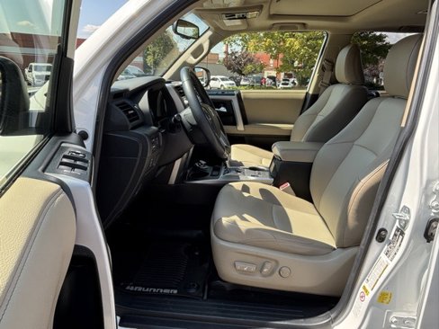 Used 2019 Toyota 4Runner SR5 Premium image 10