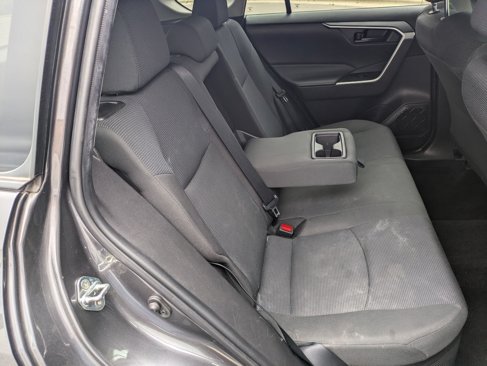 Used 2022 Toyota RAV4 LE image 22
