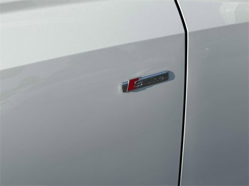 Certified 2025 Audi Q3 2.0T Premium Plus w/ Premium Plus Package image 11