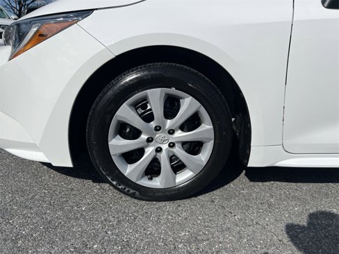 Used 2022 Toyota Corolla LE image 12