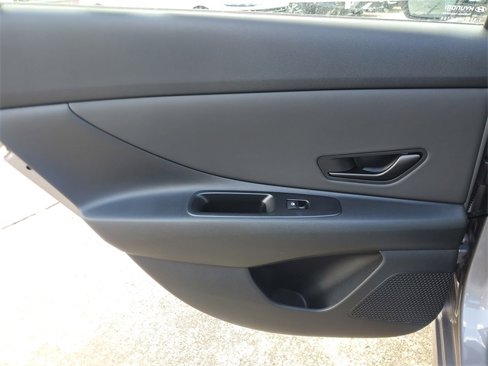 New 2025 Hyundai Elantra Sport image 11