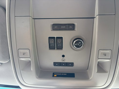 Used 2015 GMC Yukon SLT w/ Open Road Package image 32