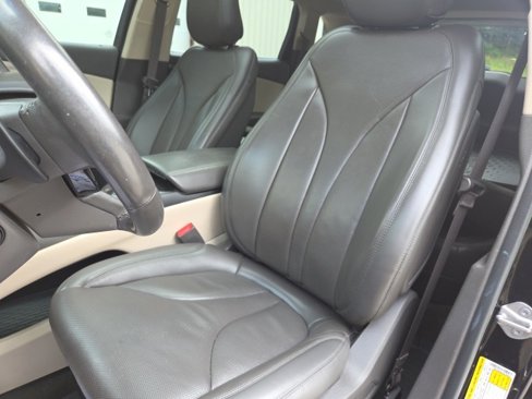 Used 2020 Lincoln Nautilus Reserve image 13