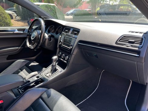 Used 2017 Volkswagen Golf R 4-Door image 14