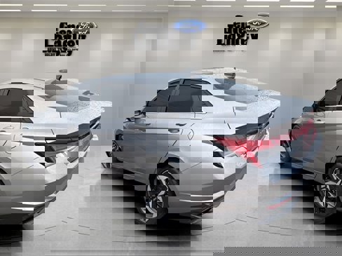Used 2023 Hyundai Elantra Limited image 15