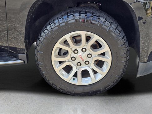 Used 2018 GMC Yukon SLE image 6
