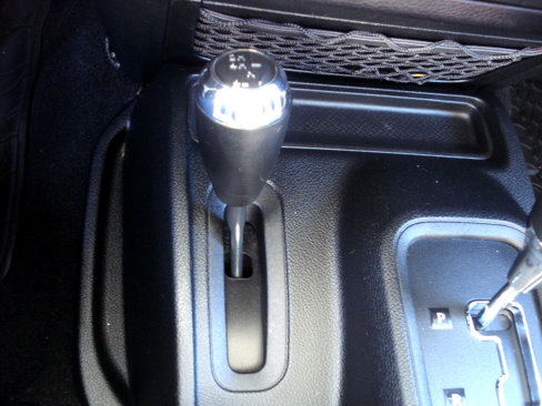 Used 2016 Jeep Wrangler Unlimited Sahara w/ Connectivity Group image 27