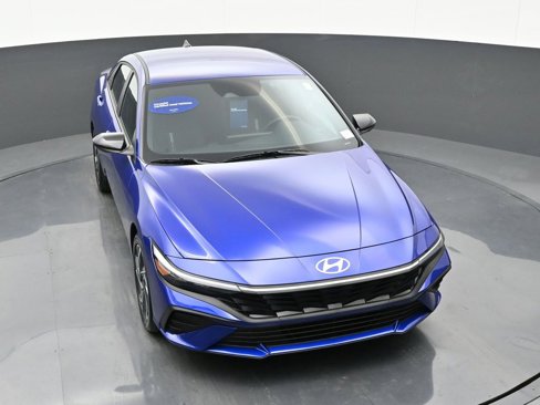 Certified 2025 Hyundai Elantra Sport image 35