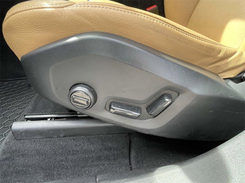 Used 2020 Volvo XC60 T6 Momentum image 15