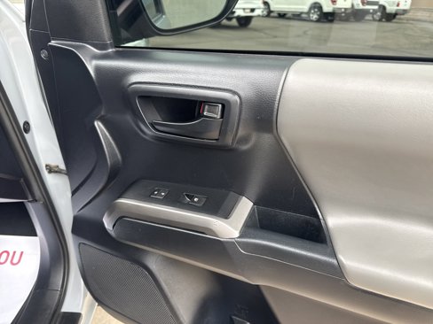 Used 2019 Toyota Tacoma SR5 image 19