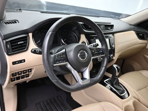Used 2019 Nissan Rogue SL w/ Premium Package image 13