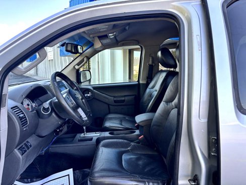 Used 2015 Nissan Xterra PRO-4X w/ Pro-4x Leather Package image 13