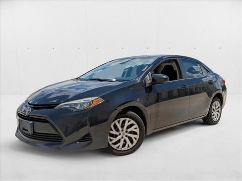 Used 2017 Toyota Corolla LE image 1
