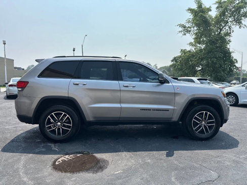 Used 2017 Jeep Grand Cherokee Trailhawk w/ Trailhawk Luxury Group image 2