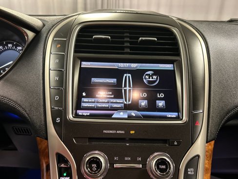 Used 2016 Lincoln MKX Select image 16
