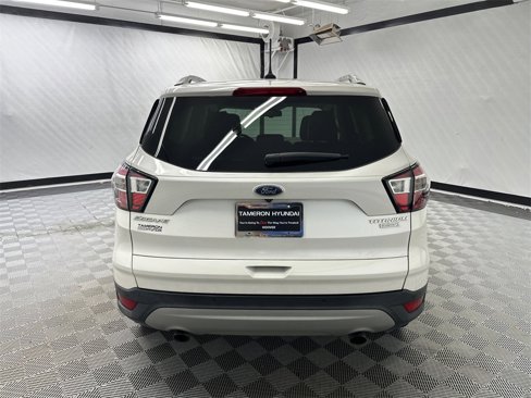 Used 2018 Ford Escape Titanium image 4