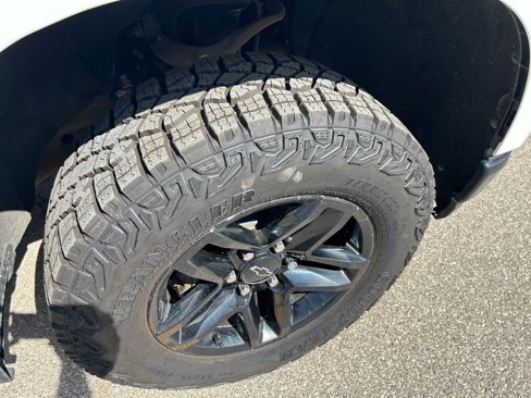 Used 2021 Chevrolet Silverado 1500 LT Trail Boss w/ LPO, Dark Essentials Package image 45