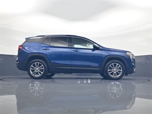 Used 2022 GMC Terrain SLT image 24